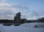 SX12120 Snow at Ogmore Castle.jpg